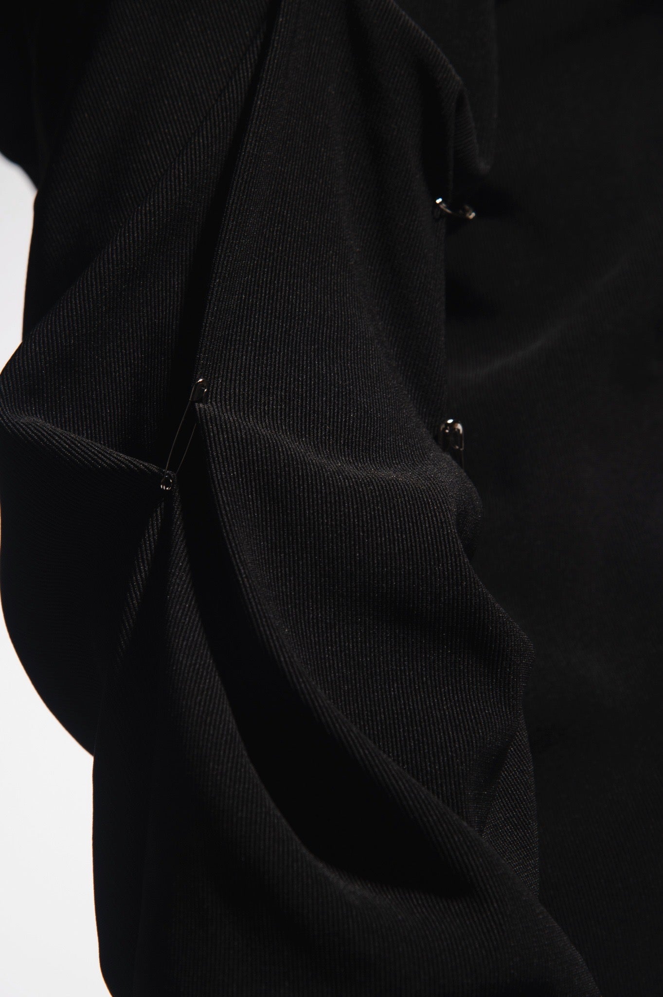 LONG-SLEEVE TOP