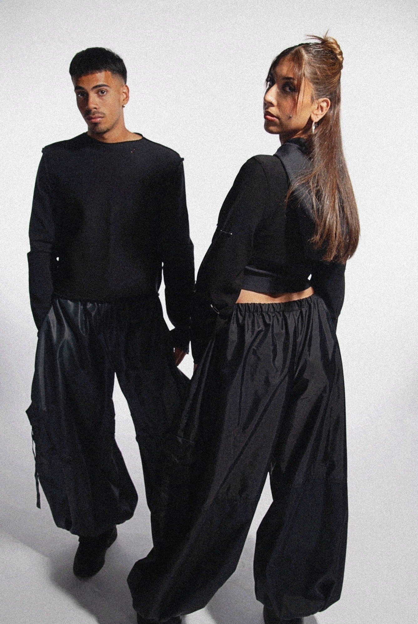 BLACK PARACHUTE PANTS